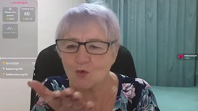 Sandra Snowflake online show from December 2025 04:39:01 AM