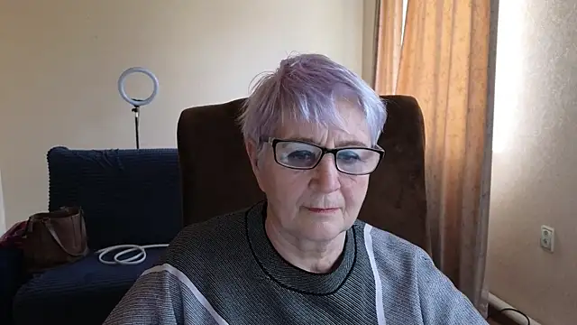 Snapshot of Sandra_Snowflake chatting on April 2026 10:52:01 AM Sandra Snowflake online show from April 2026 10:52:01 AM