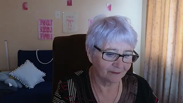 Snapshot of Sandra_Snowflake chatting on May 2026 04:08:02 AM Sandra Snowflake online show from May 2026 04:08:02 AM