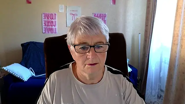 Snapshot of Sandra_Snowflake chatting on June 2026 03:49:01 AM Sandra Snowflake online show from June 2026 03:49:01 AM