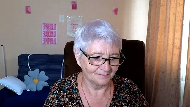 Snapshot of Sandra_Snowflake chatting on June 2026 03:57:02 AM Sandra Snowflake online show from June 2026 03:57:02 AM
