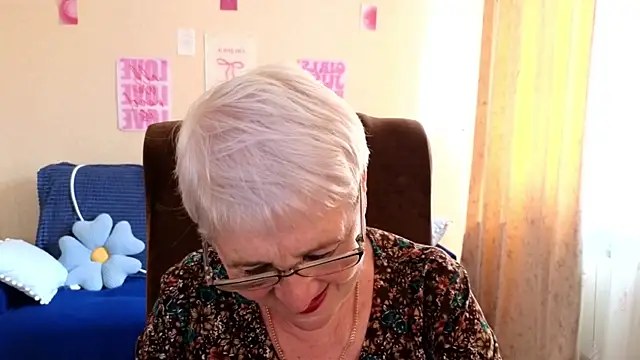 Snapshot of Sandra_Snowflake chatting on June 2026 11:44:01 AM Sandra Snowflake online show from June 2026 11:44:01 AM