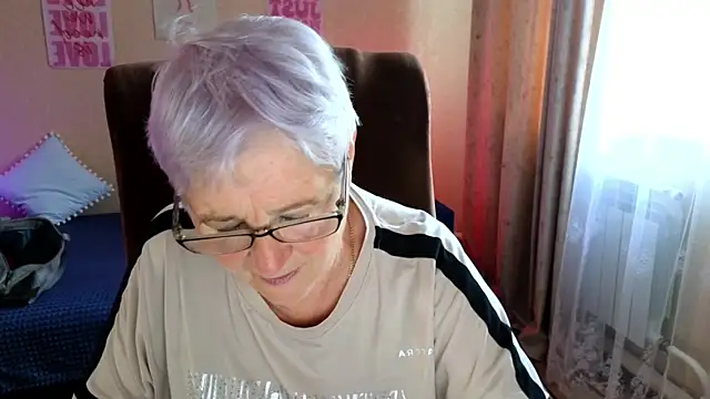 Snapshot of Sandra_Snowflake chatting on July 2026 04:16:01 AM Sandra Snowflake online show from July 2026 04:16:01 AM