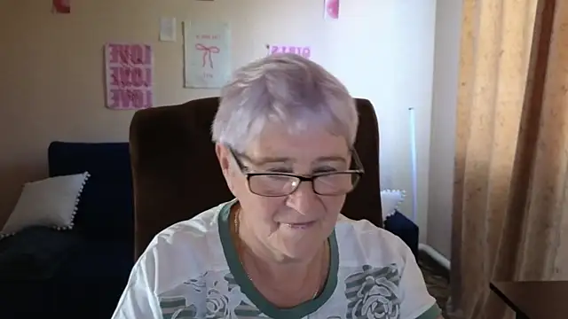 Snapshot of Sandra_Snowflake chatting on July 2026 04:07:02 AM Sandra Snowflake online show from July 2026 04:07:02 AM