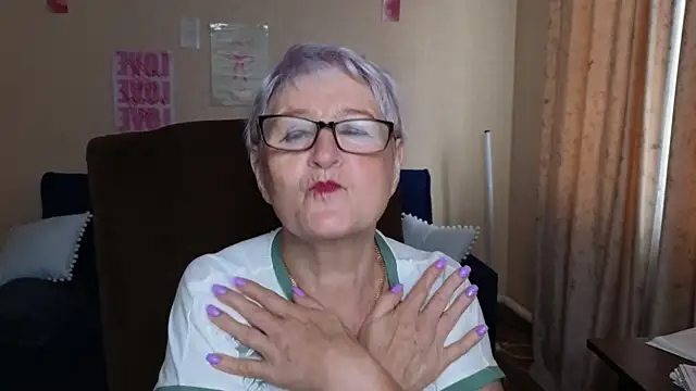 Snapshot of Sandra_Snowflake chatting on July 2026 04:08:01 AM Sandra Snowflake online show from July 2026 04:08:01 AM