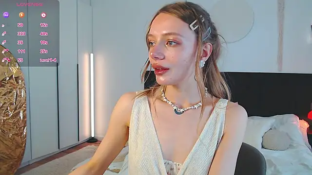 LunaticaBae online show from March 2026 02:37:01 AM