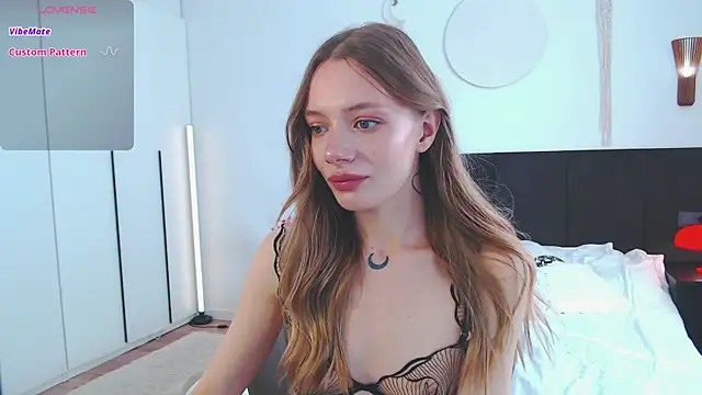 LunaticaBae online show from March 2026 03:08:02 AM