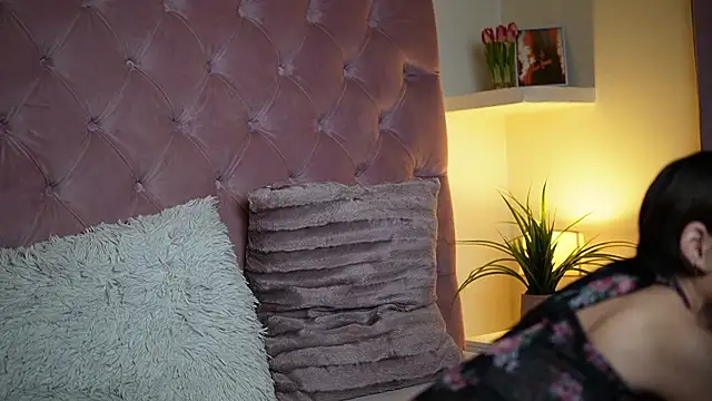 MaiaMini online show from October 2025 10:53:02 PM