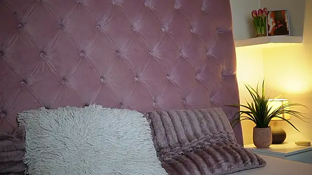 MaiaMini online show from March 2026 06:58:01 PM