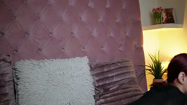 MaiaMini online show from March 2026 10:04:01 PM