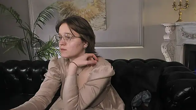 Rada Woods online show from March 2025 03:52:01 PM