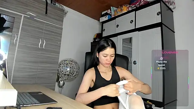 MollyCraft online show from November 2025 11:54:01 AM