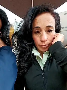 Snapshot of Coeur_de_luxure chatting on February 2025 08:54:01 PM Coeur de luxure online show from February 2025 08:54:01 PM