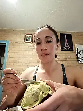 Snapshot of Coeur_de_luxure chatting on February 2025 09:05:02 PM Coeur de luxure online show from February 2025 09:05:02 PM