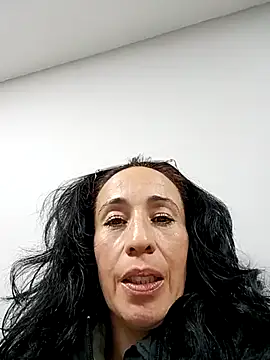 Snapshot of Coeur_de_luxure chatting on February 2025 07:31:02 PM Coeur de luxure online show from February 2025 07:31:02 PM