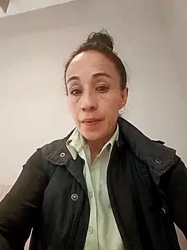 Snapshot of Coeur_de_luxure chatting on February 2025 12:59:01 PM Coeur de luxure online show from February 2025 12:59:01 PM