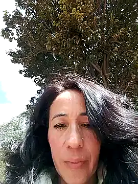 Snapshot of Coeur_de_luxure chatting on February 2025 06:47:02 PM Coeur de luxure online show from February 2025 06:47:02 PM