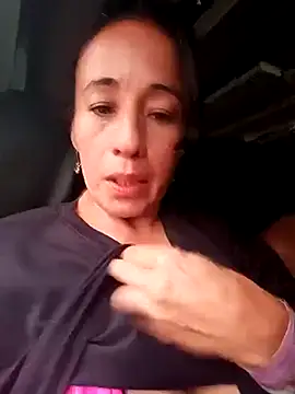 Snapshot of Coeur_de_luxure chatting on March 2025 12:58:02 PM Coeur de luxure online show from March 2025 12:58:02 PM