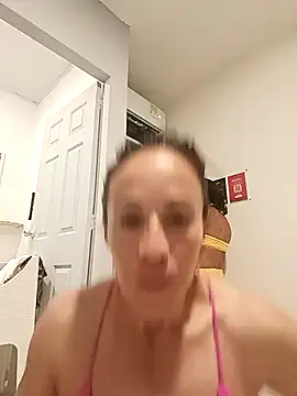 Snapshot of Coeur_de_luxure chatting on March 2025 10:52:02 PM Coeur de luxure online show from March 2025 10:52:02 PM