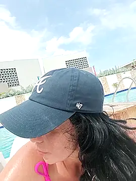 Snapshot of Coeur_de_luxure chatting on March 2025 03:07:01 PM Coeur de luxure online show from March 2025 03:07:01 PM