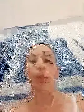 Snapshot of Coeur_de_luxure chatting on March 2025 12:10:02 AM Coeur de luxure online show from March 2025 12:10:02 AM