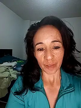 Snapshot of Coeur_de_luxure chatting on March 2025 07:50:02 PM Coeur de luxure online show from March 2025 07:50:02 PM