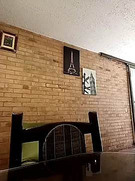 Snapshot of Coeur_de_luxure chatting on March 2025 06:56:01 PM Coeur de luxure online show from March 2025 06:56:01 PM