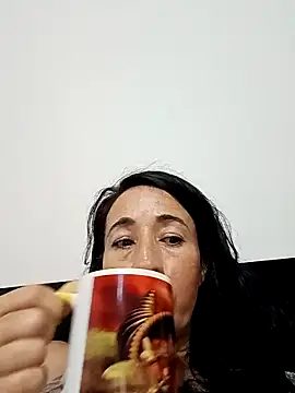 Snapshot of Coeur_de_luxure chatting on March 2025 01:27:02 PM Coeur de luxure online show from March 2025 01:27:02 PM