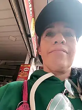 Snapshot of Coeur_de_luxure chatting on September 2025 08:53:01 PM Coeur de luxure online show from September 2025 08:53:01 PM