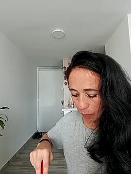 Snapshot of Coeur_de_luxure chatting on September 2025 06:21:01 PM Coeur de luxure online show from September 2025 06:21:01 PM