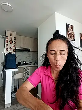 Snapshot of Coeur_de_luxure chatting on September 2025 07:39:02 PM Coeur de luxure online show from September 2025 07:39:02 PM