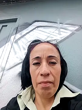 Snapshot of Coeur_de_luxure chatting on October 2025 04:37:01 PM Coeur de luxure online show from October 2025 04:37:01 PM