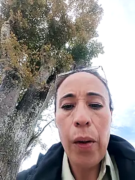 Snapshot of Coeur_de_luxure chatting on October 2025 05:54:01 PM Coeur de luxure online show from October 2025 05:54:01 PM