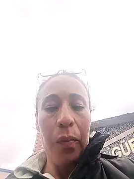 Snapshot of Coeur_de_luxure chatting on November 2025 06:31:02 PM Coeur de luxure online show from November 2025 06:31:02 PM