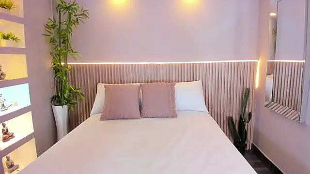 GeorginaReyes online show from December 2025 05:29:01 PM