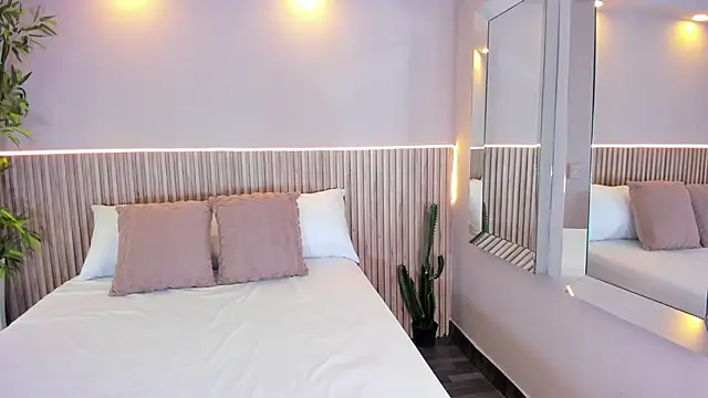 GeorginaReyes online show from December 2025 10:38:01 PM