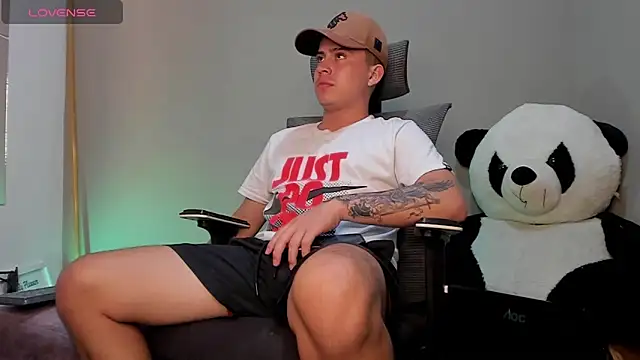 mattiwsmorris  online show from October 2025 07:27:02 AM