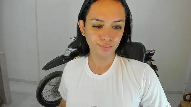 Snapshot of Ladyy_Sweet22 chatting on June 2026 06:30:01 AM Ladyy Sweet22 online show from June 2026 06:30:01 AM
