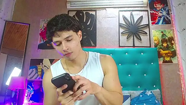 LiamAndrewzz online show from October 2025 06:19:01 PM