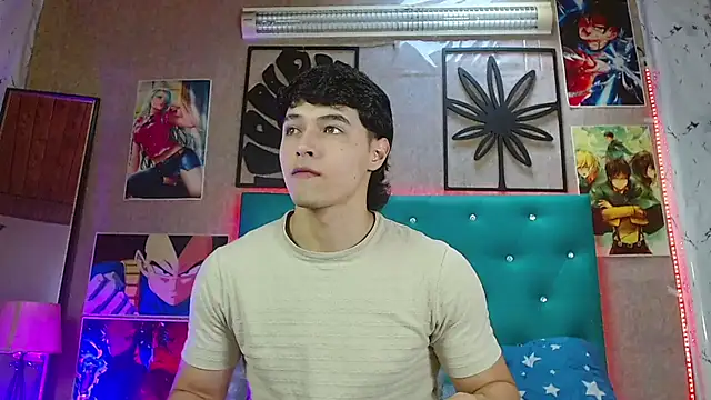 LiamAndrewzz online show from December 2025 07:22:01 PM