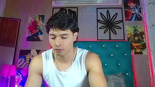 Snapshot of LiamAndrewzz chatting on June 2026 04:37:01 AM LiamAndrewzz online show from June 2026 04:37:01 AM