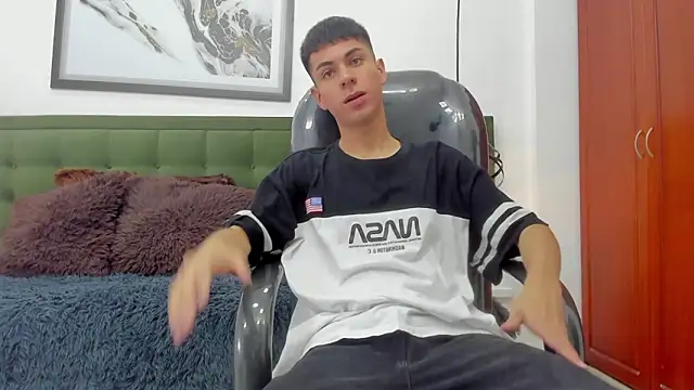 Johann sex online show from February 2026 05:41:01 PM