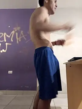 LeonRoots online show from October 2025 07:53:01 AM