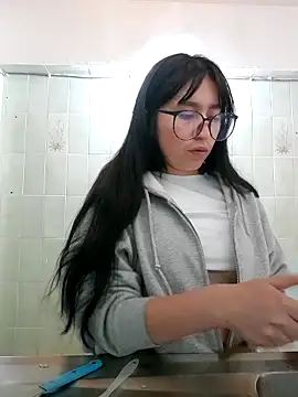 Arielle lov online show from January 2026 02:15:01 AM