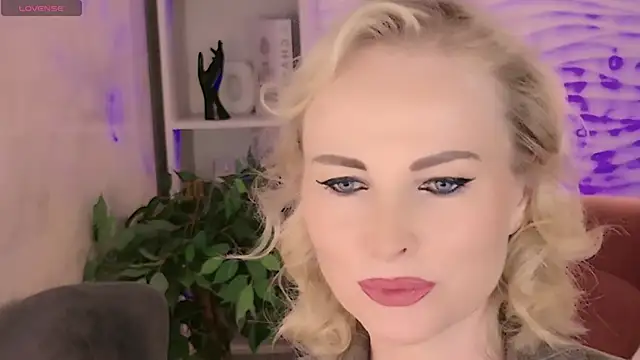 Sandra Kind online show from June 2026 05:23:01 AM