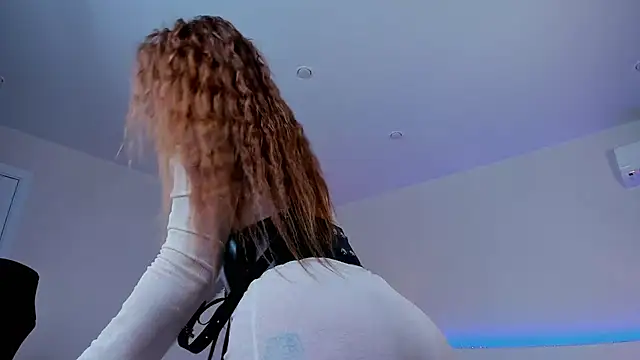 Snapshot of Sofia_beautifuul chatting on March 2025 06:05:02 AM Sofia beautifuul online show from March 2025 06:05:02 AM