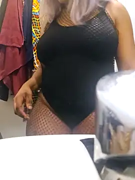 Snapshot of Louna45dv chatting on February 2025 07:53:01 PM Louna45dv online show from February 2025 07:53:01 PM