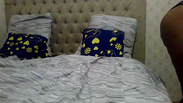 Snapshot of Louna45dv chatting on October 2025 06:52:01 PM Louna45dv online show from October 2025 06:52:01 PM