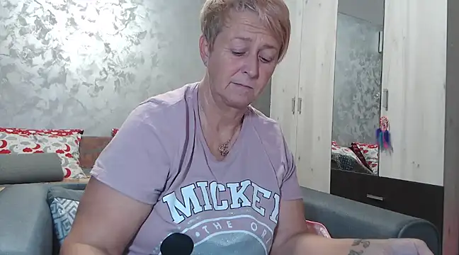 RosesandLillies online show from January 2025 06:09:02 PM