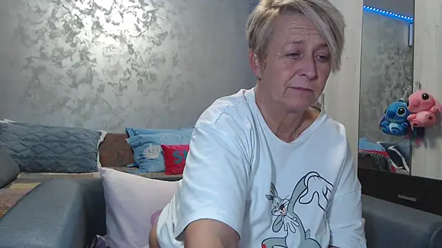 RosesandLillies online show from February 2026 07:48:01 PM